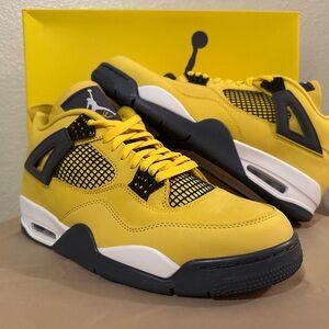 Jordan Men's Yellow Sneakers